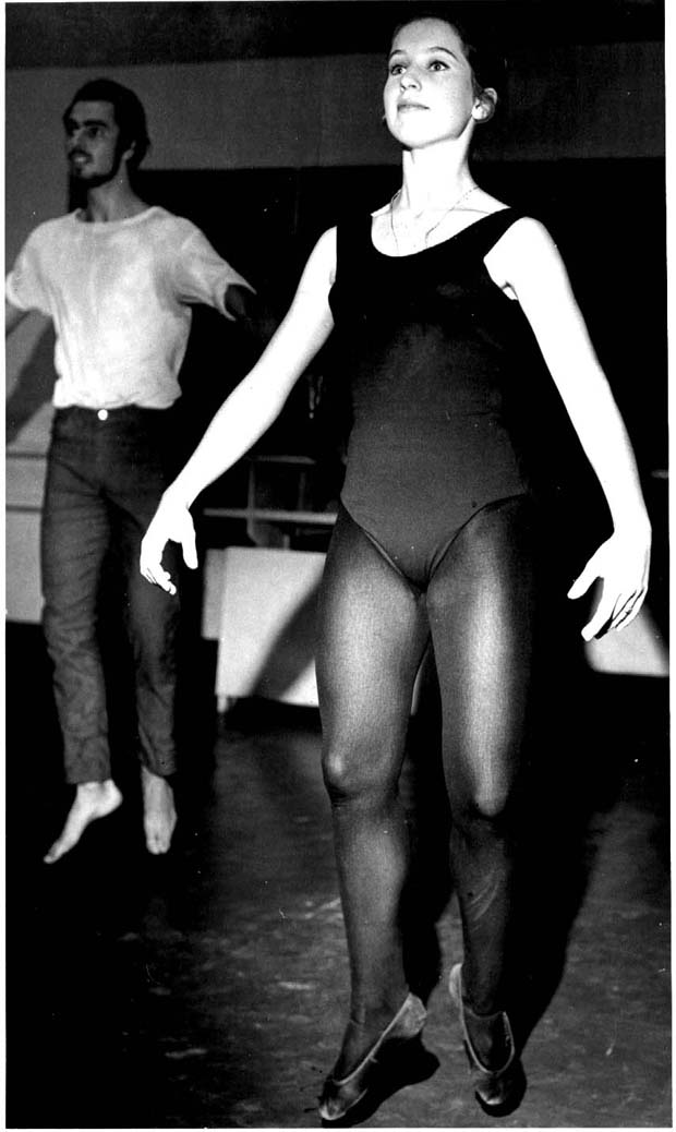 Contemporary Dancers
