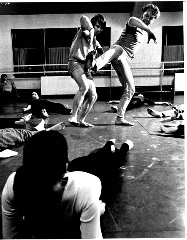Contemporary Dancers