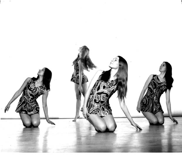 Contemporary Dancers