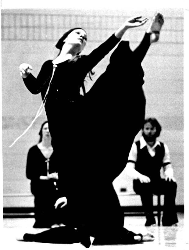 Contemporary Dancers