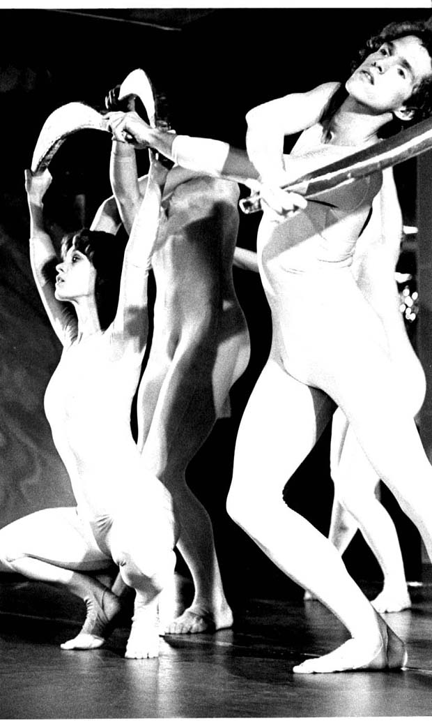 Contemporary Dancers