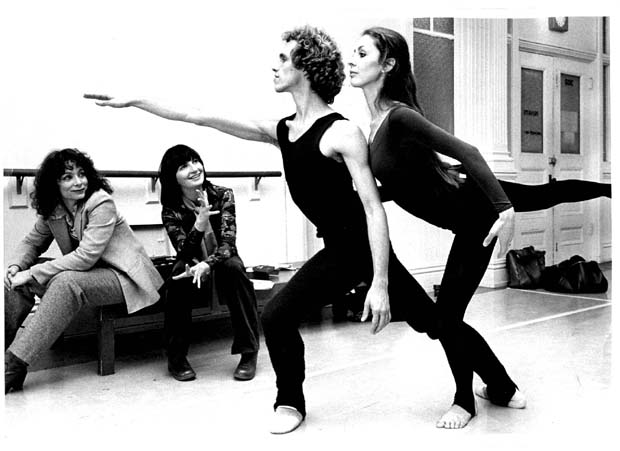Contemporary Dancers
