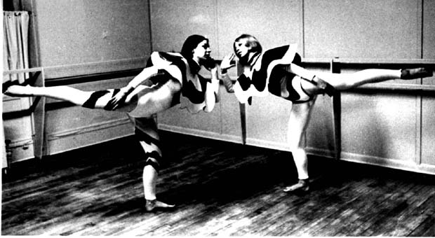 Contemporary Dancers