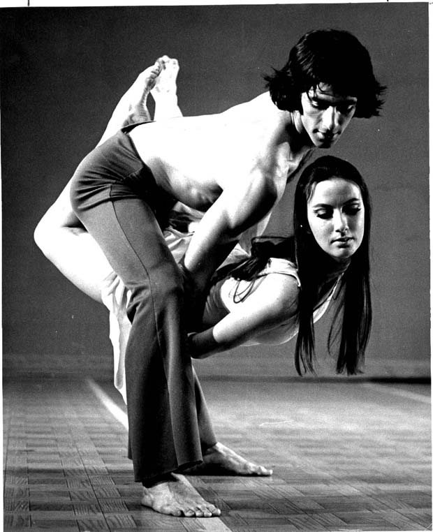 Contemporary Dancers