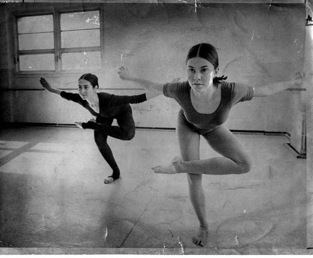 Contemporary Dancers
