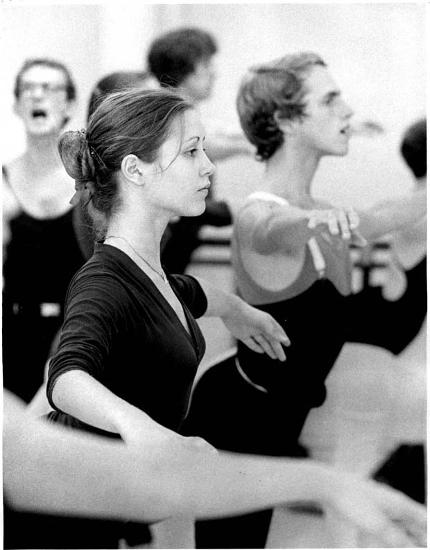Contemporary Dancers