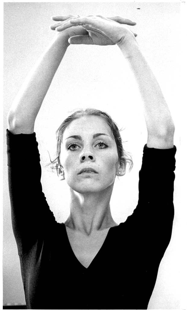 Contemporary Dancers